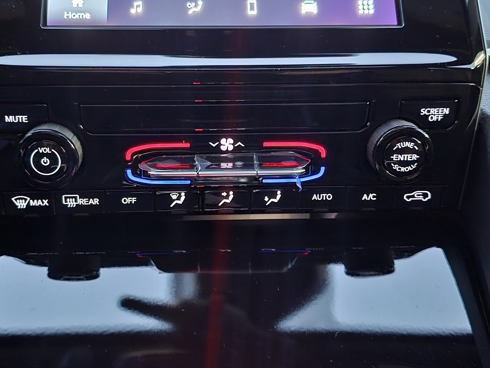 New 2025 Jeep Grand Cherokee L Laredo image 13