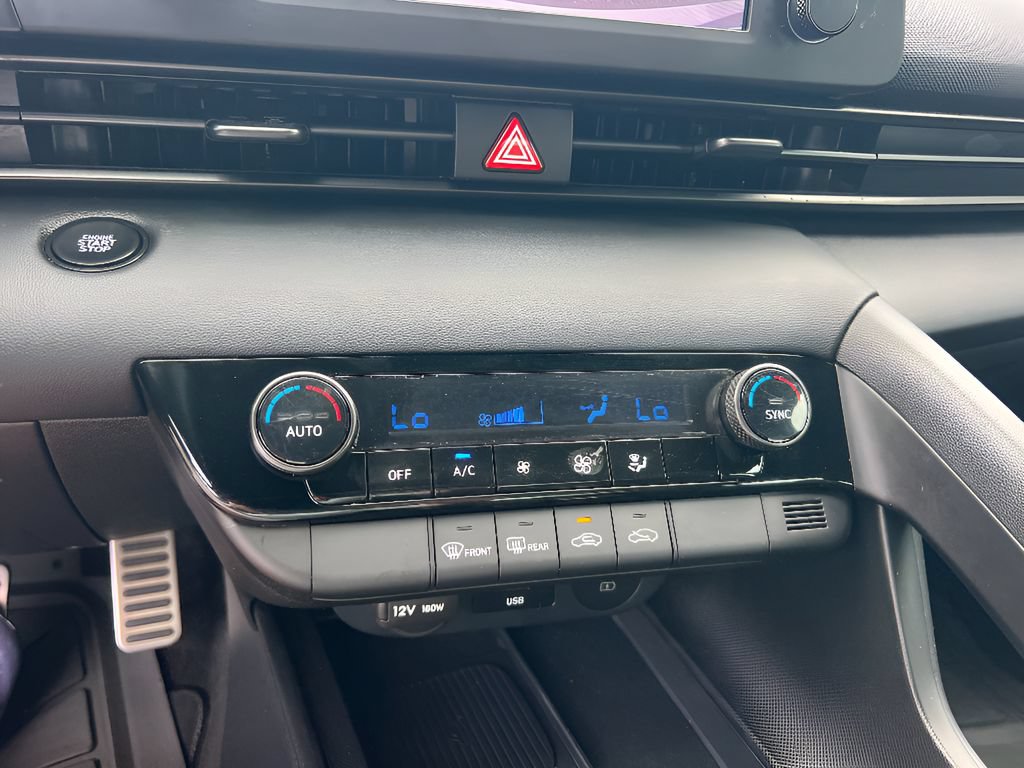 Used 2025 Hyundai Elantra Sport FWD image 28
