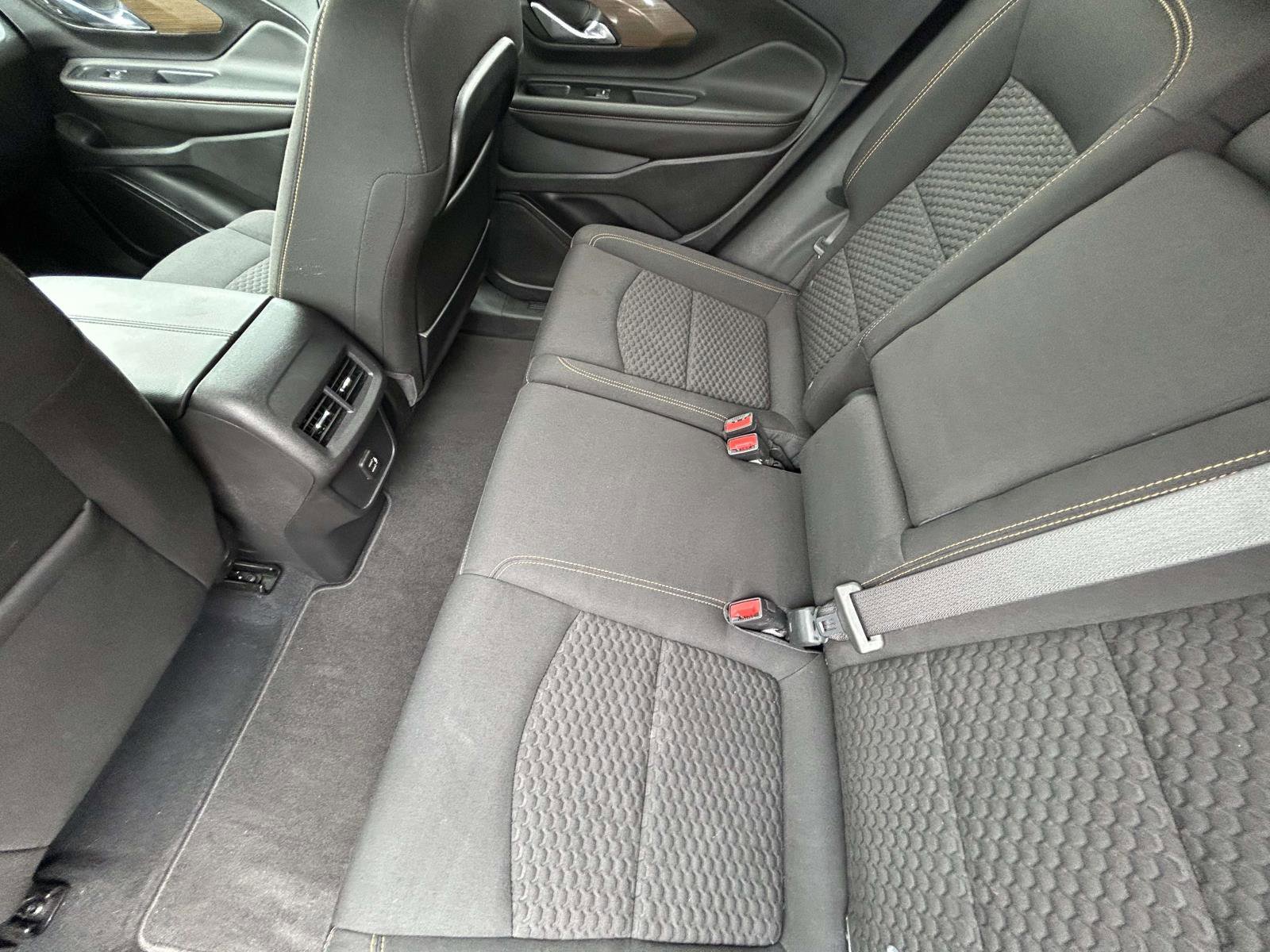 Used 2021 GMC Terrain SLE w/ Driver Convenience Package image 11