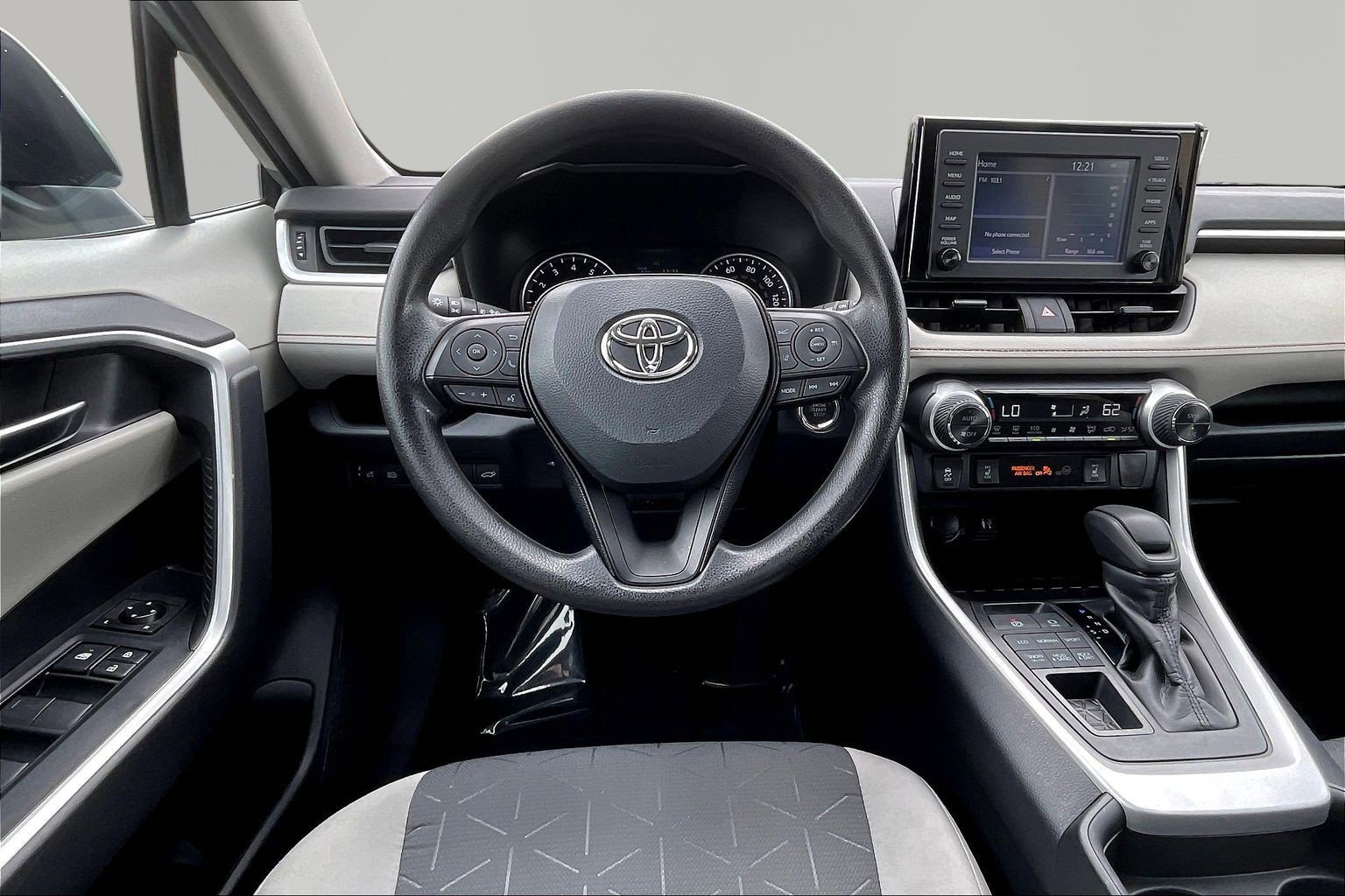 Used 2019 Toyota RAV4 XLE AWD/4WD image 8