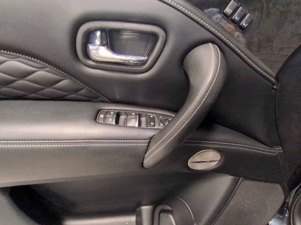 Used 2021 INFINITI QX80 Sensory w/ All-Season Package image 10