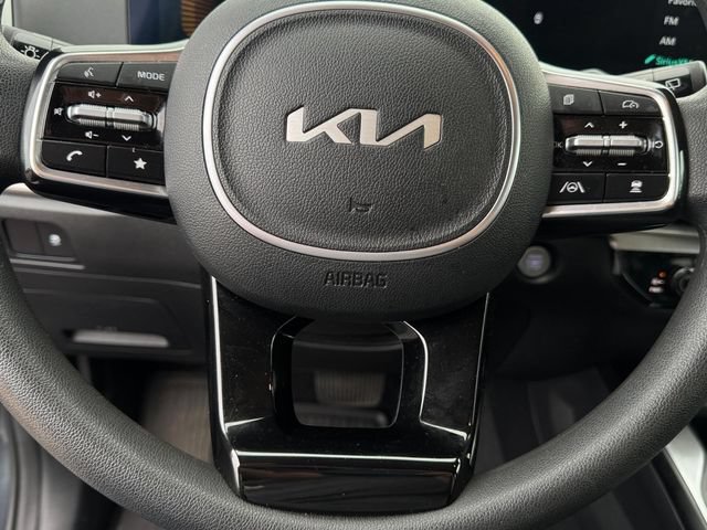 Used 2024 Kia Sorento LX FWD image 19