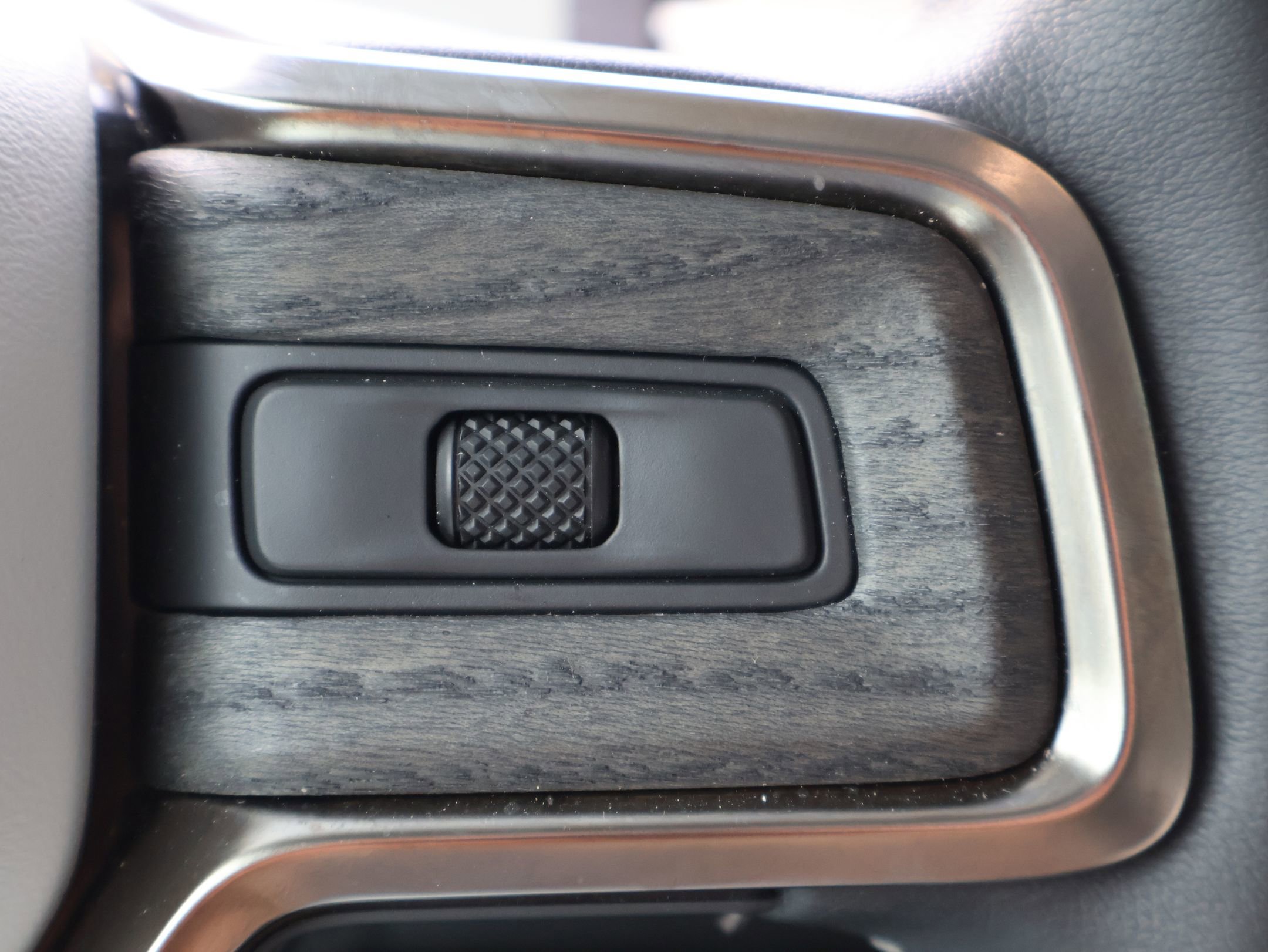 Used 2023 Rivian R1S Launch Edition AWD/4WD image 15