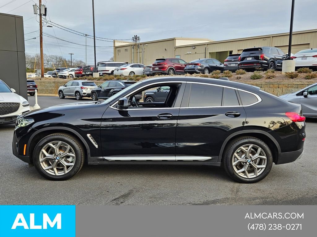 Used 2025 BMW X4 xDrive30i image 3
