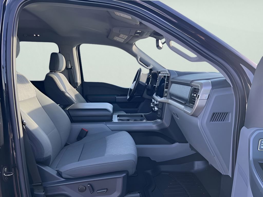 Used 2021 Ford F150 XLT w/ Equipment Group 302A High image 9