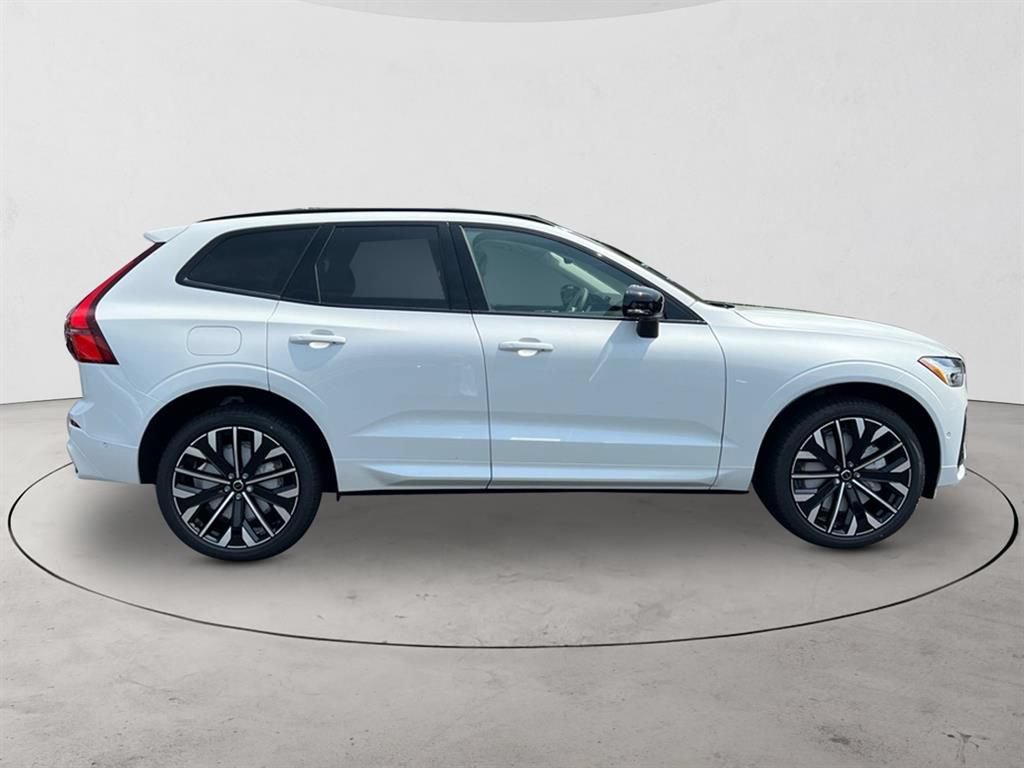 Certified 2026 Volvo XC60 T8 Ultra w/ Protection Package Premier AWD/4WD image 6