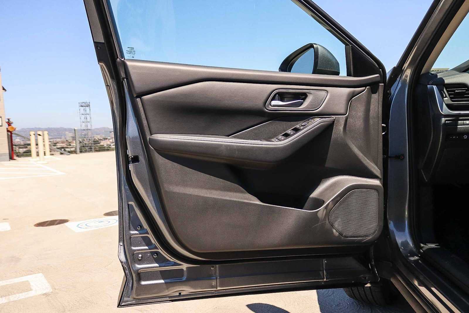 Used 2026 Nissan Rogue SV FWD image 22