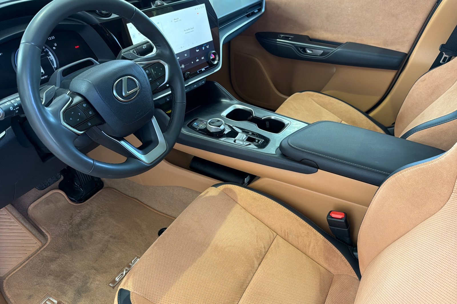 Used 2023 Lexus RZ 450e Premium w/ Accessory Package (2T) AWD/4WD image 11