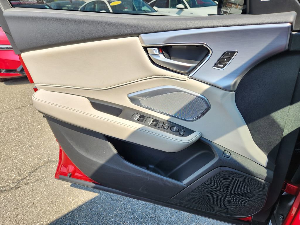 Certified 2025 Acura RDX w/ Technology Package image 24