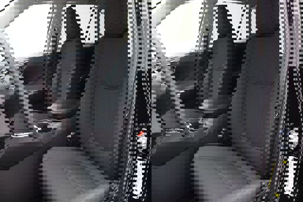 Used 2024 Toyota RAV4 LE image 15