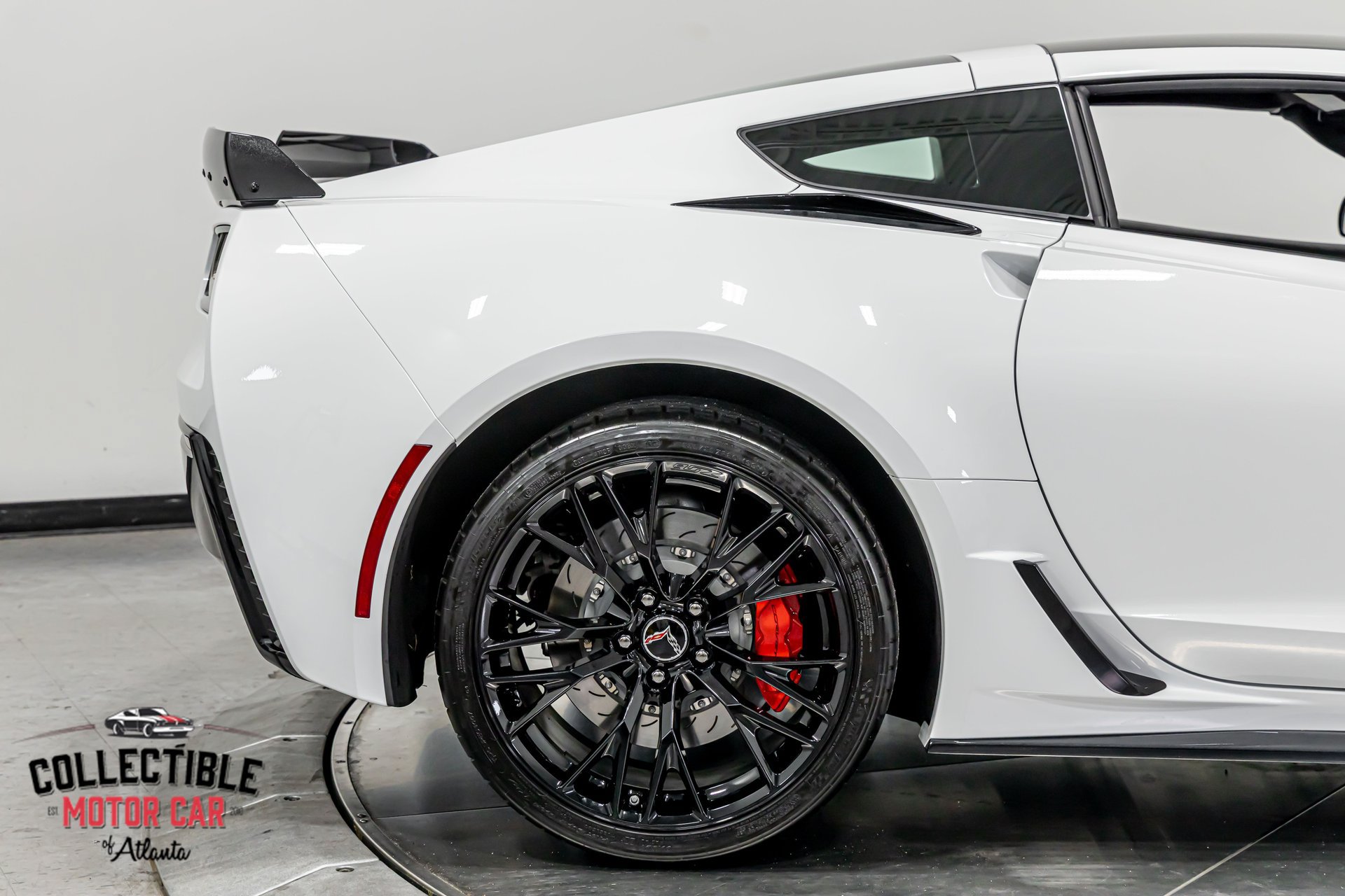 Used 2015 Chevrolet Corvette Z06 w/ 3LZ Preferred Equipment Group RWD image 43