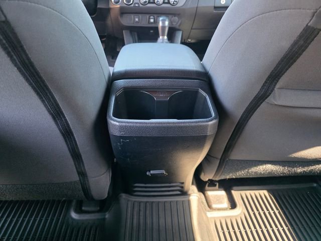 Used 2018 Toyota Tacoma TRD Sport AWD/4WD image 19