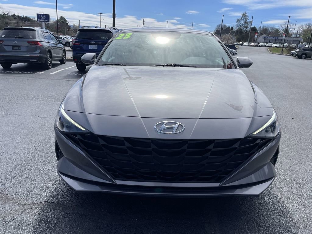 Used 2023 Hyundai Elantra SEL image 2