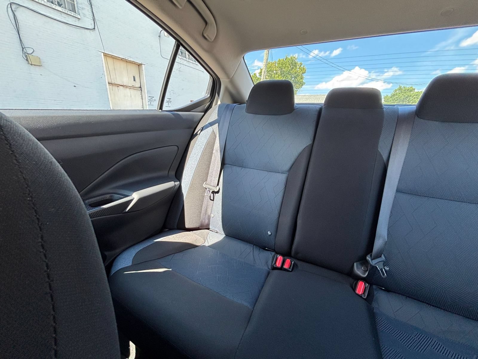 Used 2025 Nissan Versa SV FWD image 37