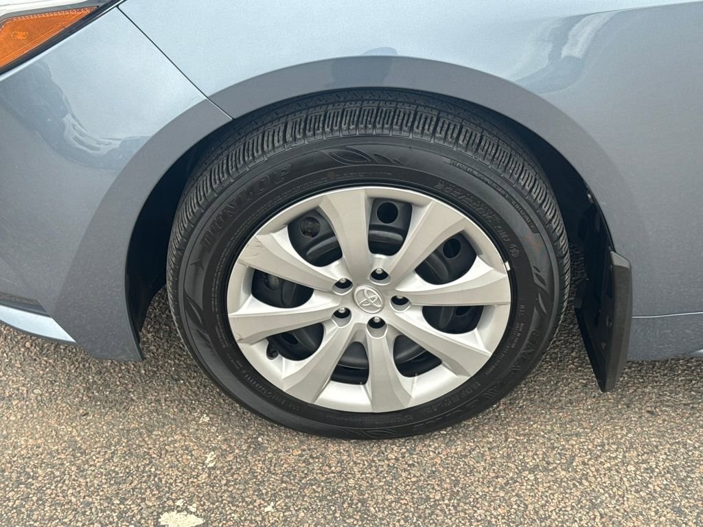 Used 2025 Toyota Corolla LE image 40