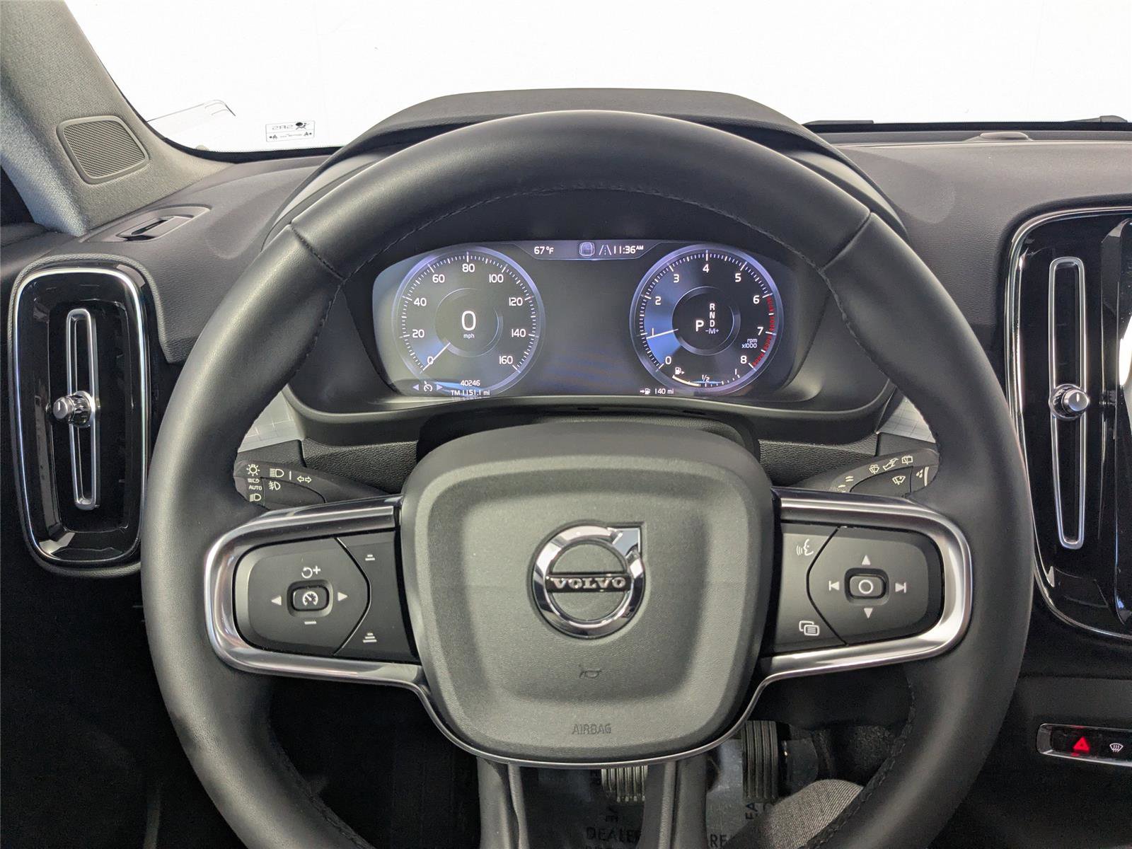 Used 2022 Volvo XC40 T5 Momentum image 15