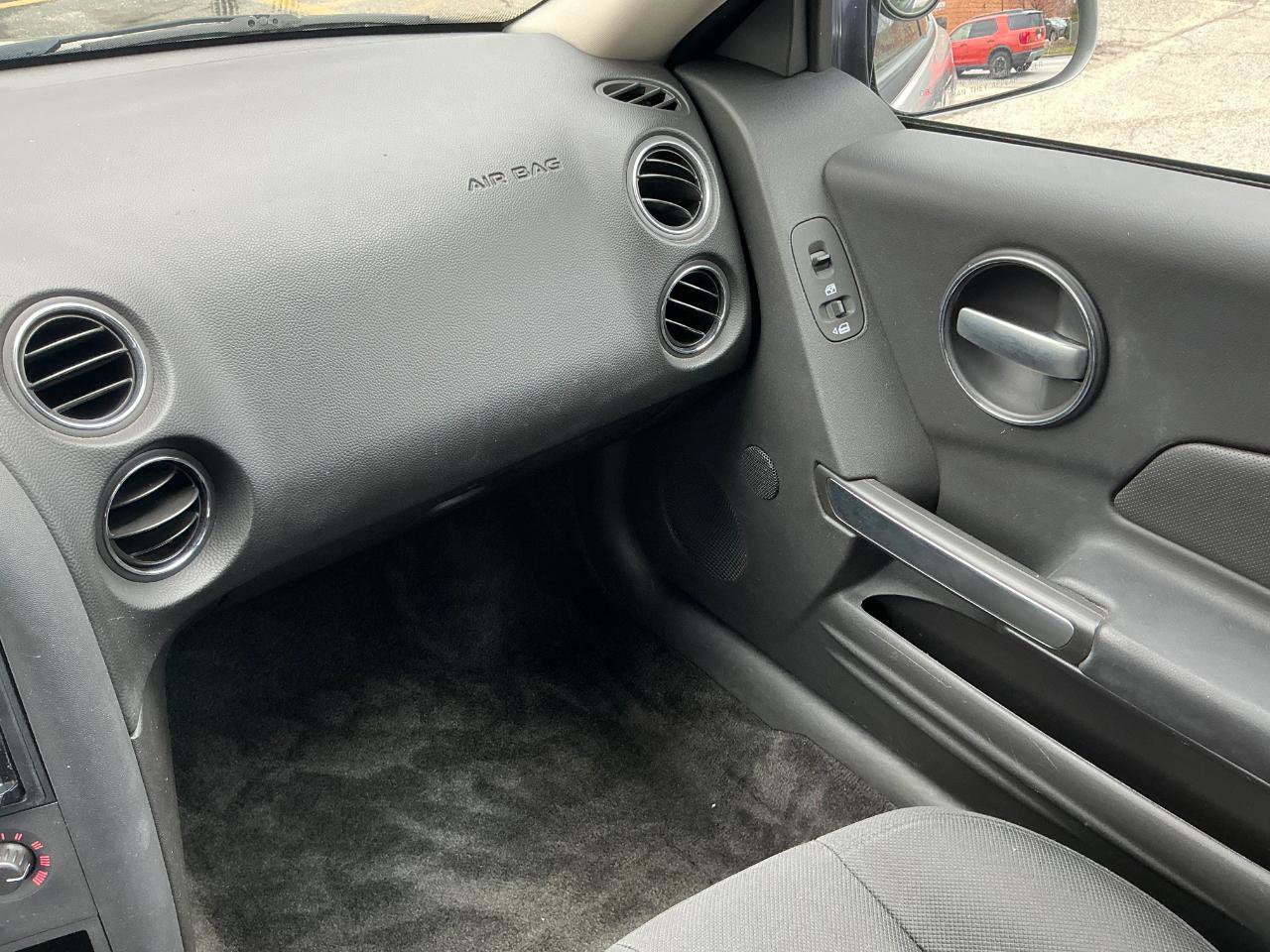 Used 2006 Pontiac Grand Prix w/ Preferred Package FWD image 18