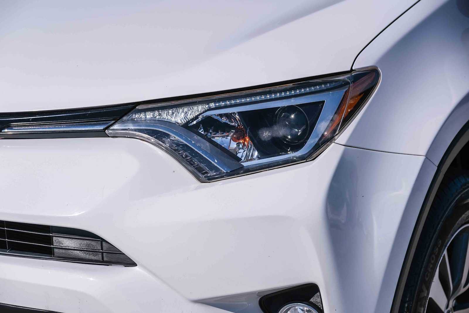 Used 2016 Toyota RAV4 XLE FWD image 12