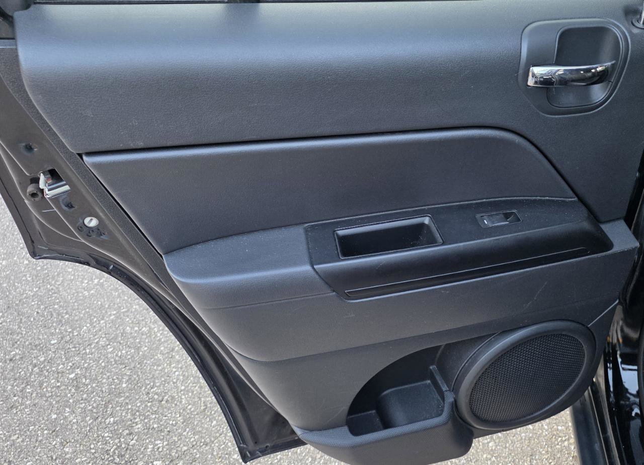 Used 2016 Jeep Compass 75th Anniversary w/ Power Value Group image 12