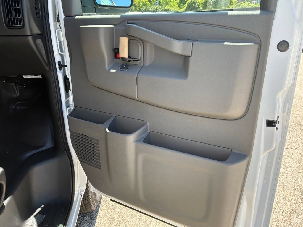 New 2026 GMC Savana 2500 Extended w/ Safety Package RWD image 33