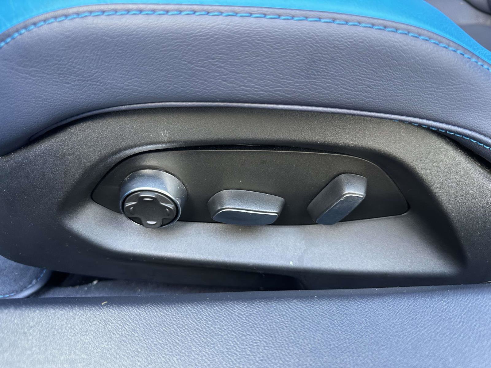 Used 2023 Chevrolet Corvette Stingray Premium Conv w/ Z51 Performance Package image 14