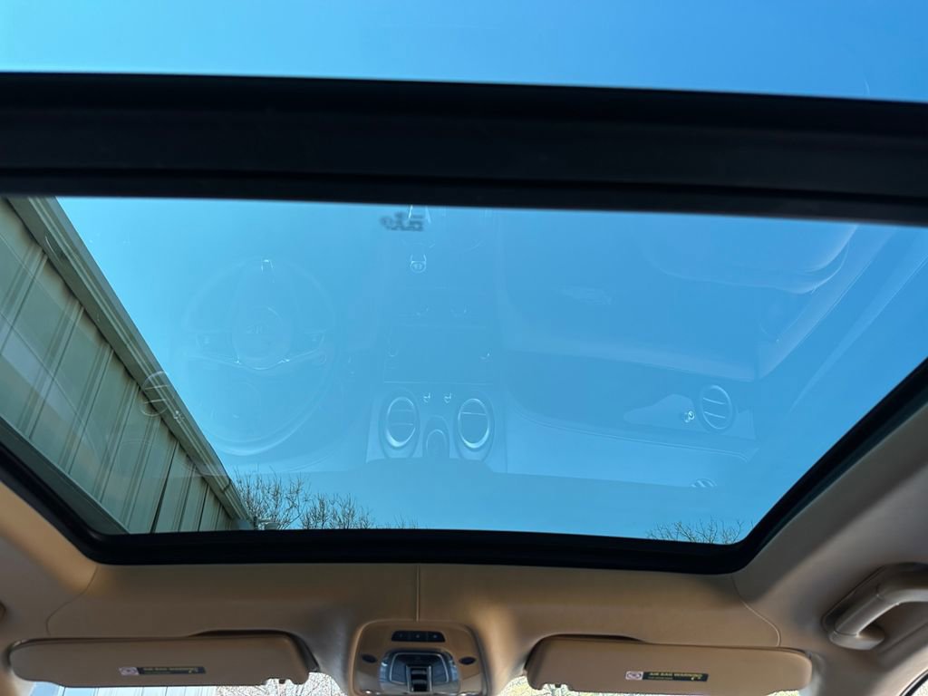 Used 2017 Bentley Bentayga W12 image 22