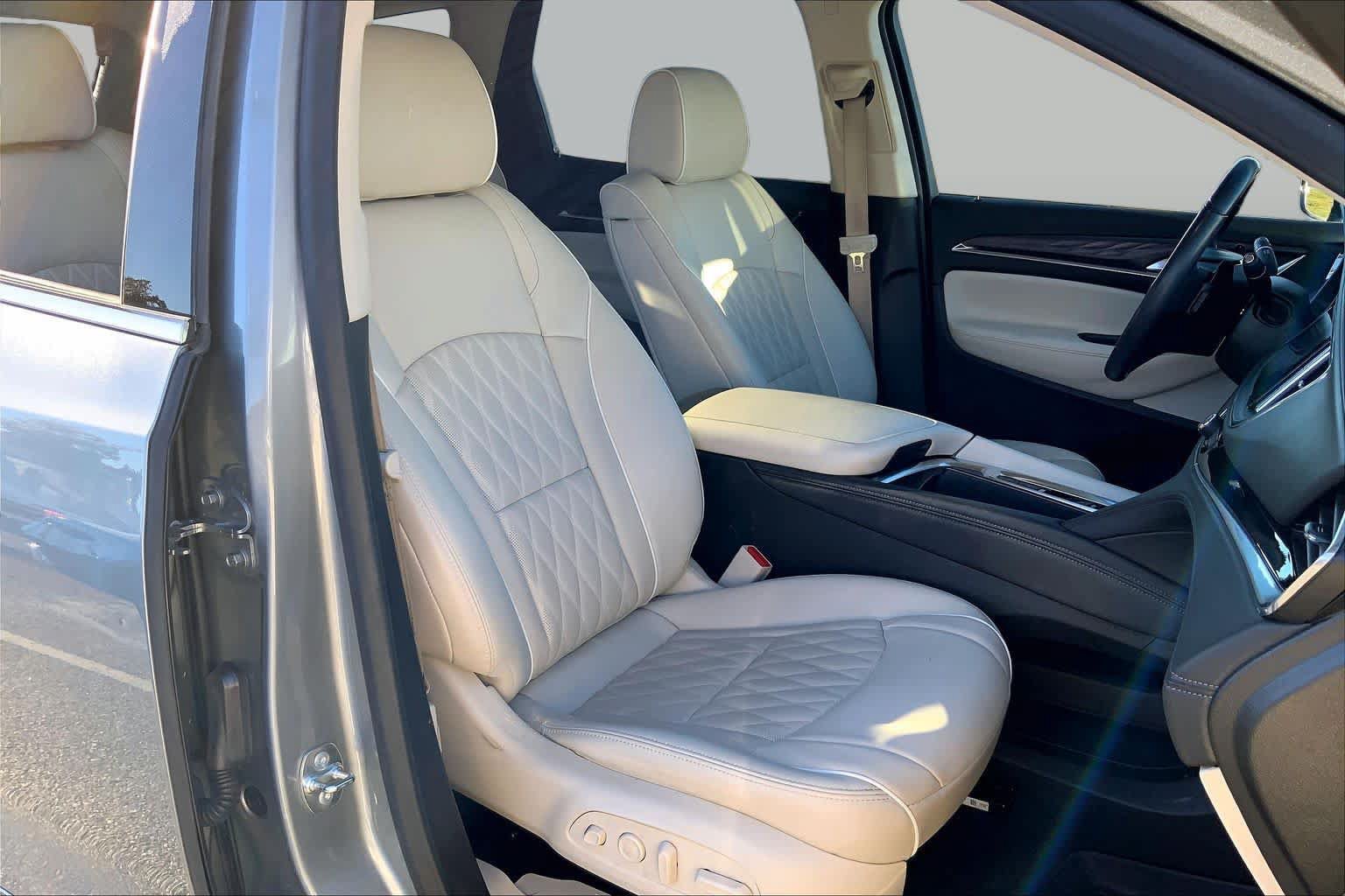 Used 2024 Buick Enclave Avenir w/ Avenir Technology Package FWD image 8