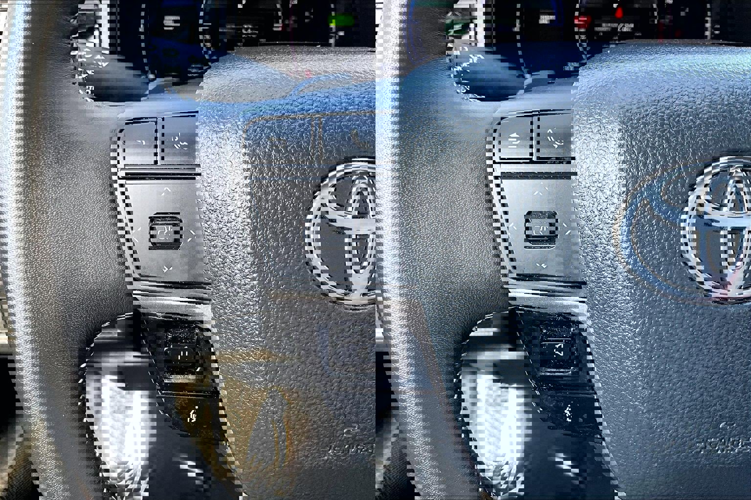 Used 2025 Toyota Camry SE image 17