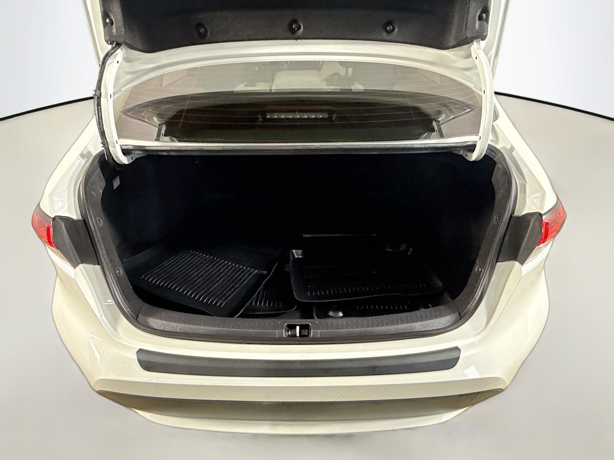 Used 2020 Toyota Corolla LE image 35