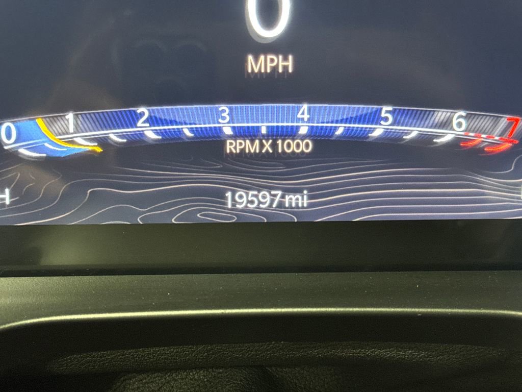 Used 2025 Jeep Grand Cherokee Altitude image 5