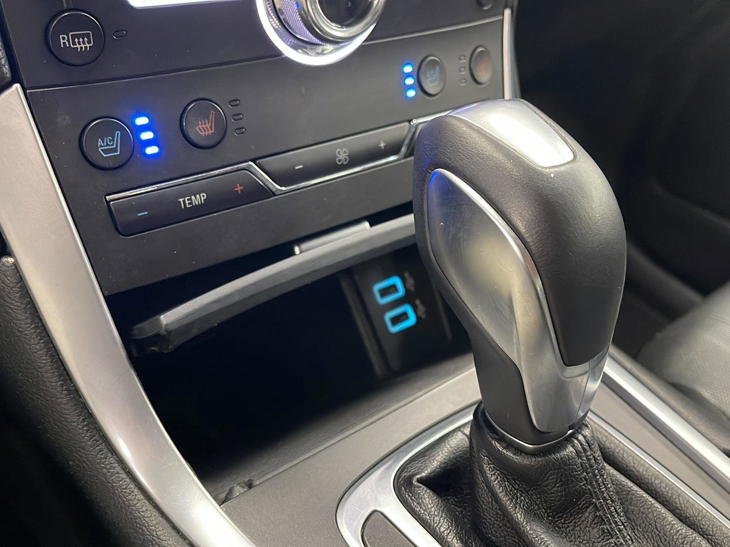 Used 2018 Ford Edge Titanium w/ Equipment Group 301A image 18