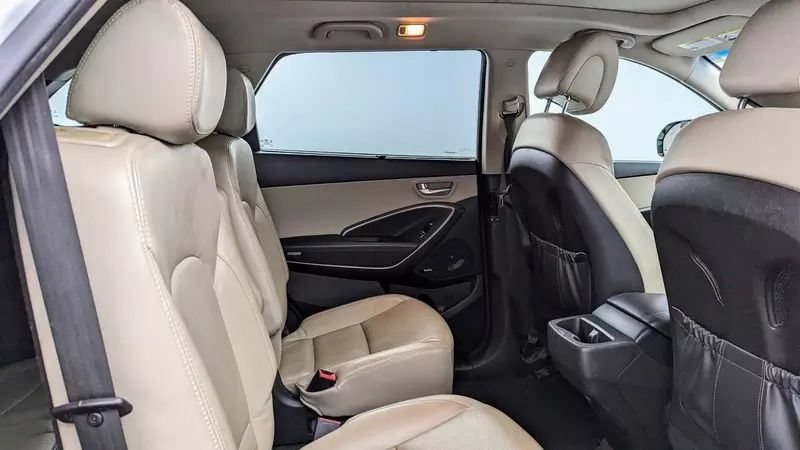 Used 2017 Hyundai Santa Fe Limited FWD image 12