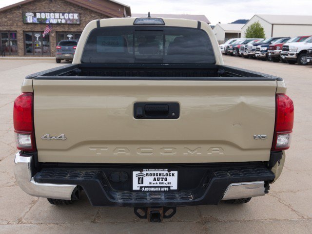 Used 2018 Toyota Tacoma SR5 AWD/4WD image 4