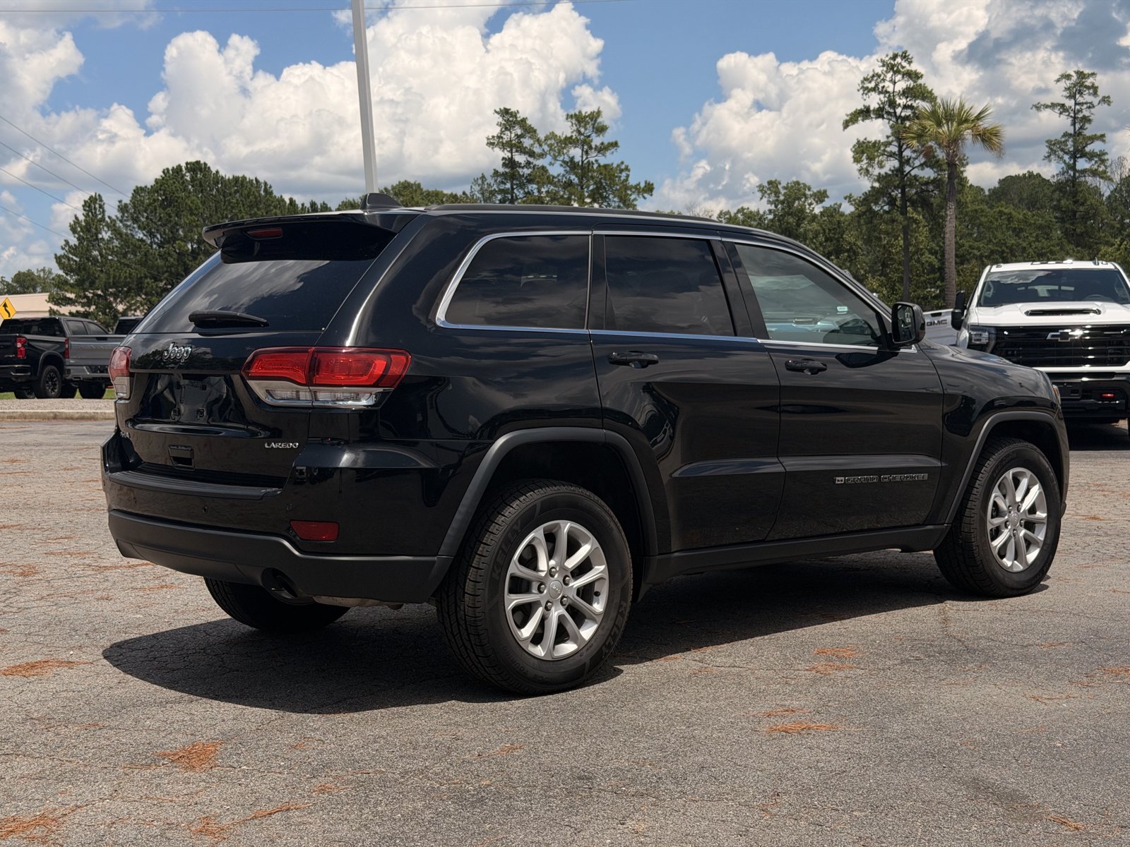 Used 2022 Jeep Grand Cherokee Laredo E AWD/4WD image 12