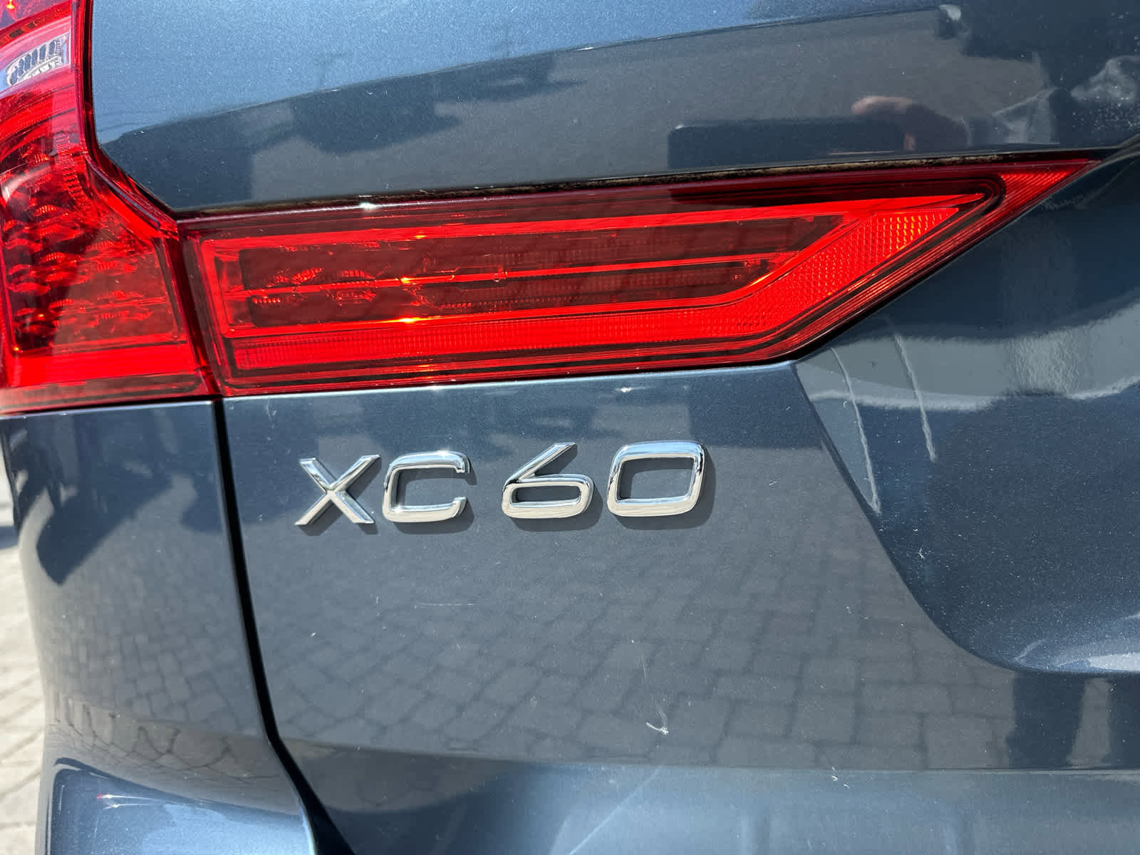 Certified 2024 Volvo XC60 B5 Core AWD/4WD image 29