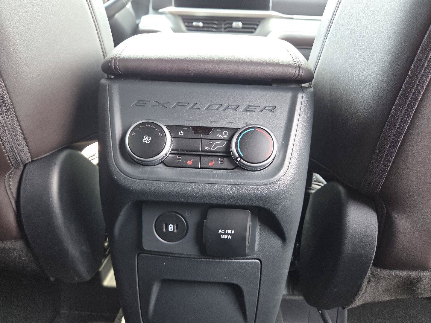 Used 2025 Ford Explorer Platinum AWD/4WD image 23
