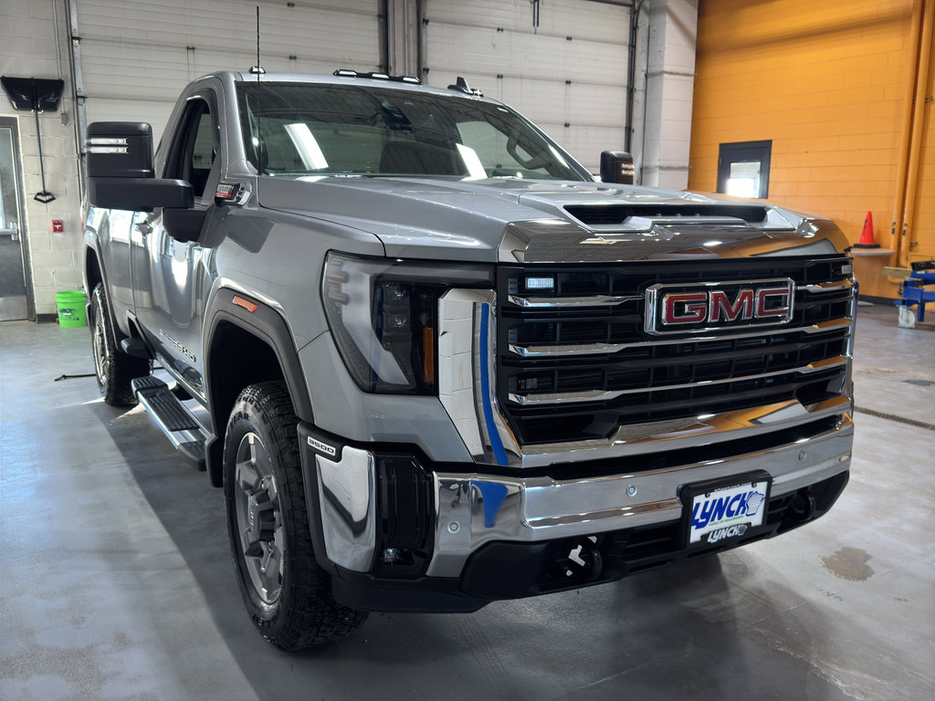 Used 2026 GMC Sierra 3500 SLE image 7