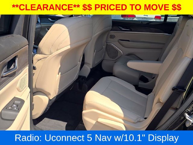 Used 2023 Jeep Grand Cherokee L Limited w/ Luxury Tech Group II RWD image 18
