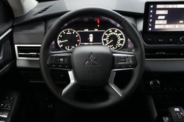 New 2026 Mitsubishi Outlander SE FWD image 21