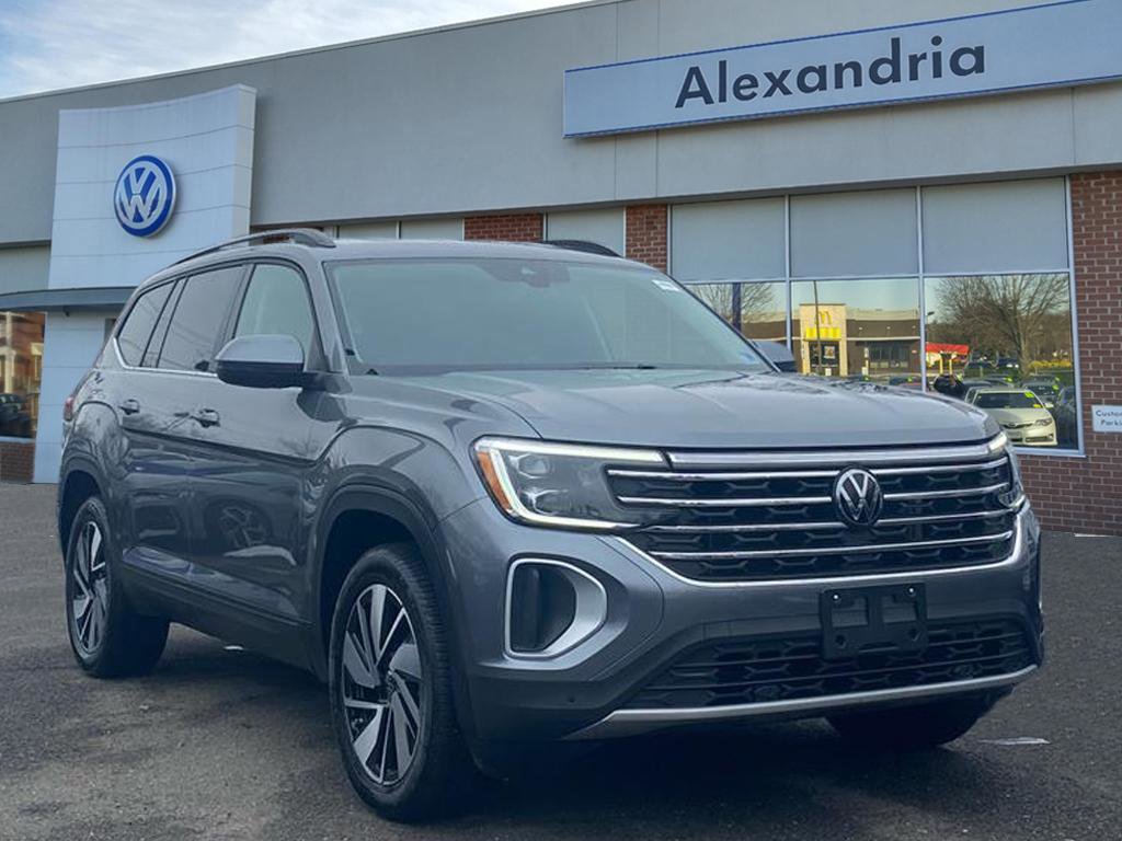 Certified 2024 Volkswagen Atlas SE image 1