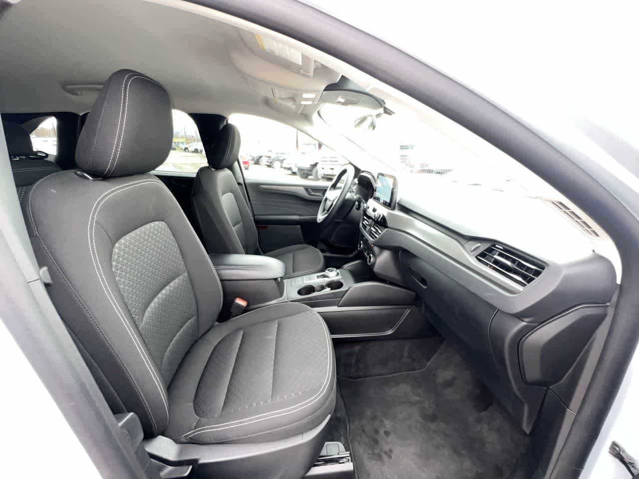 Used 2025 Ford Escape Active AWD/4WD image 28
