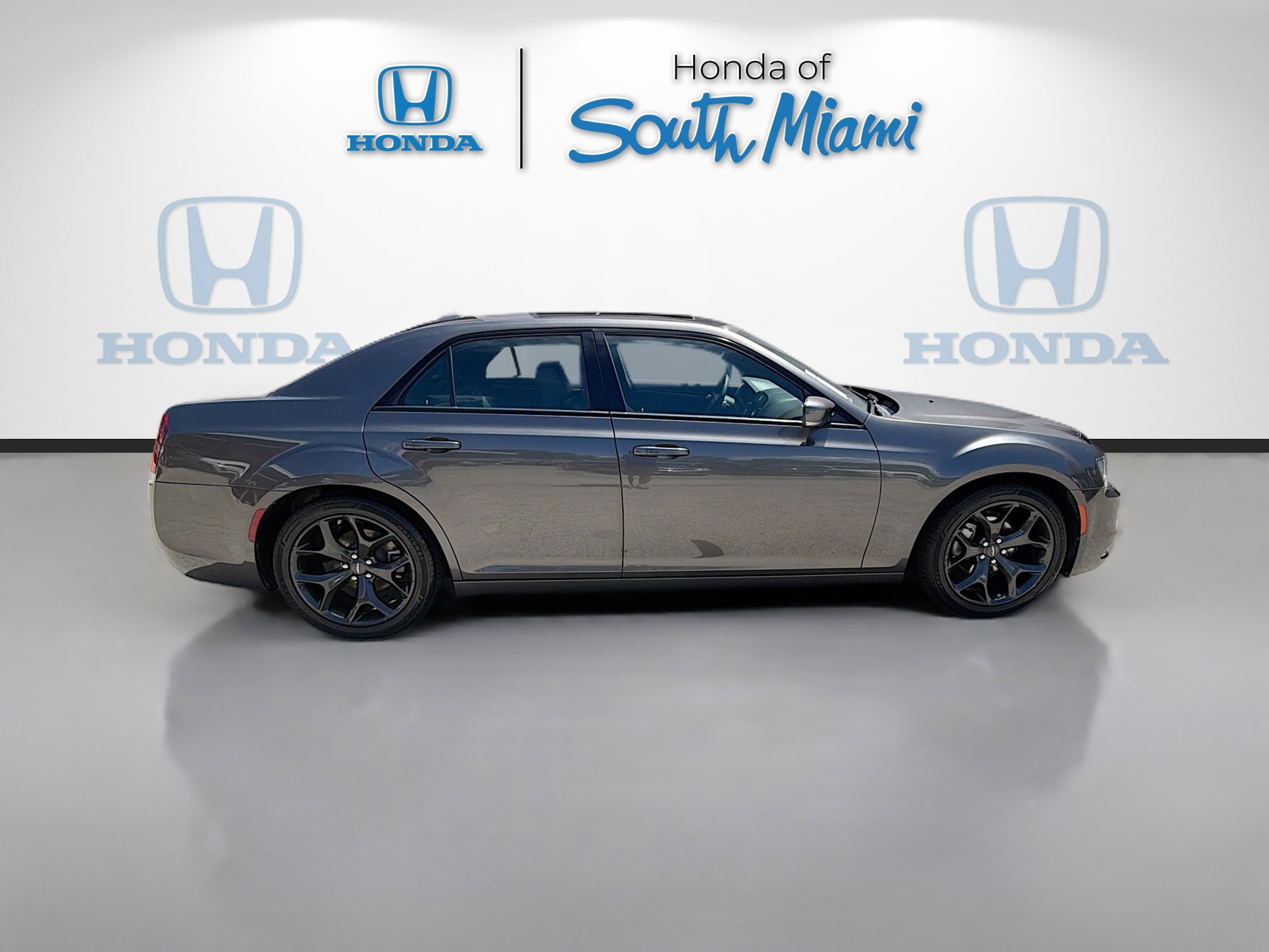 Used 2023 Chrysler 300 S image 8