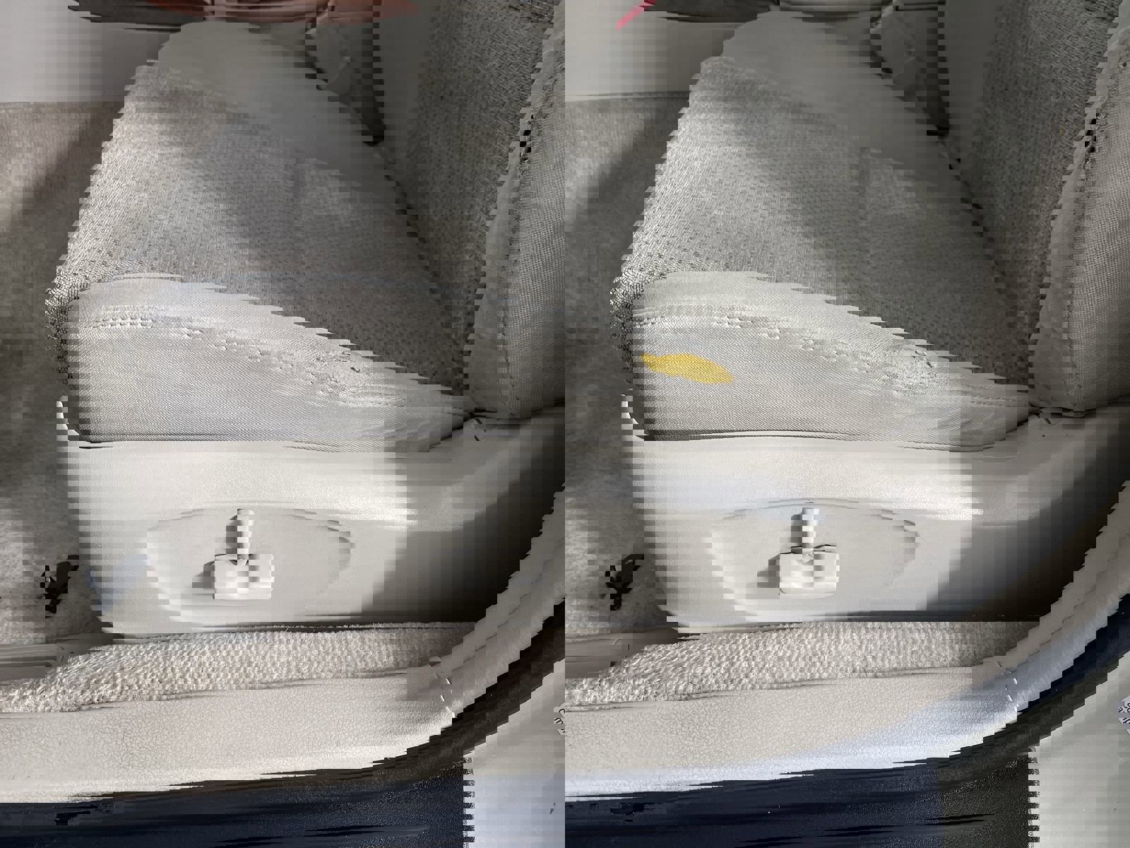 Used 2005 Subaru Outback 2.5i image 12