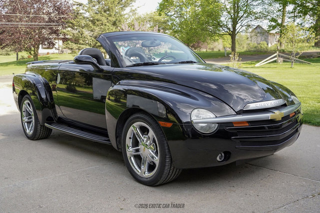 Used 2005 Chevrolet SSR w/ Preferred Equipment Group RWD image 12