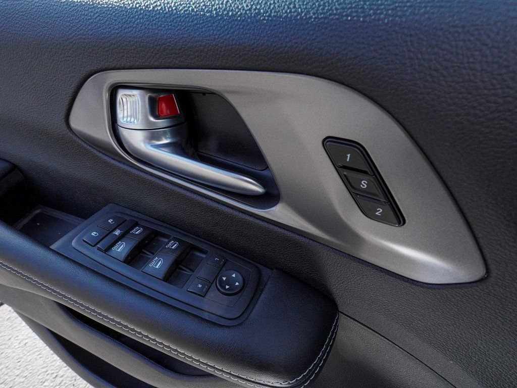 New 2026 Chrysler Pacifica Select FWD image 11