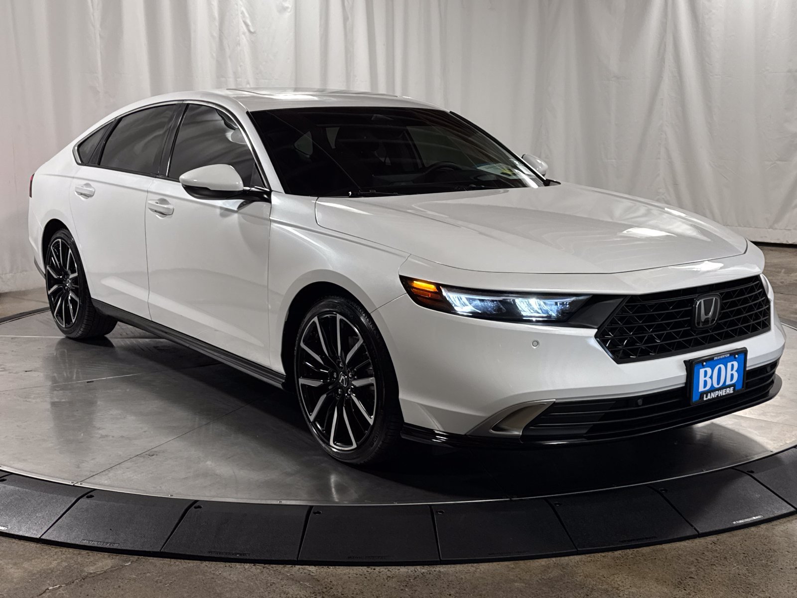 Used 2025 Honda Accord Touring image 7