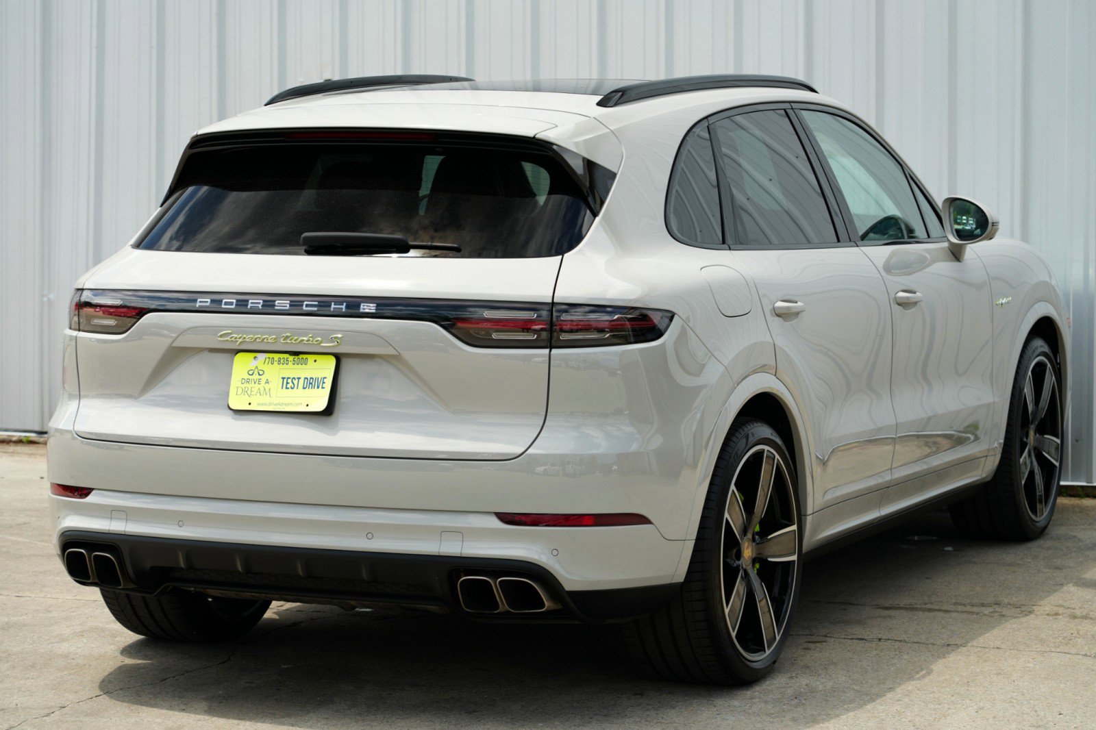 Used 2022 Porsche Cayenne Turbo S w/ Assistance Package image 57