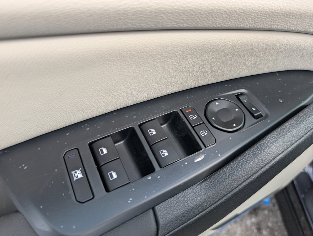 New 2026 Kia Sportage EX FWD image 15