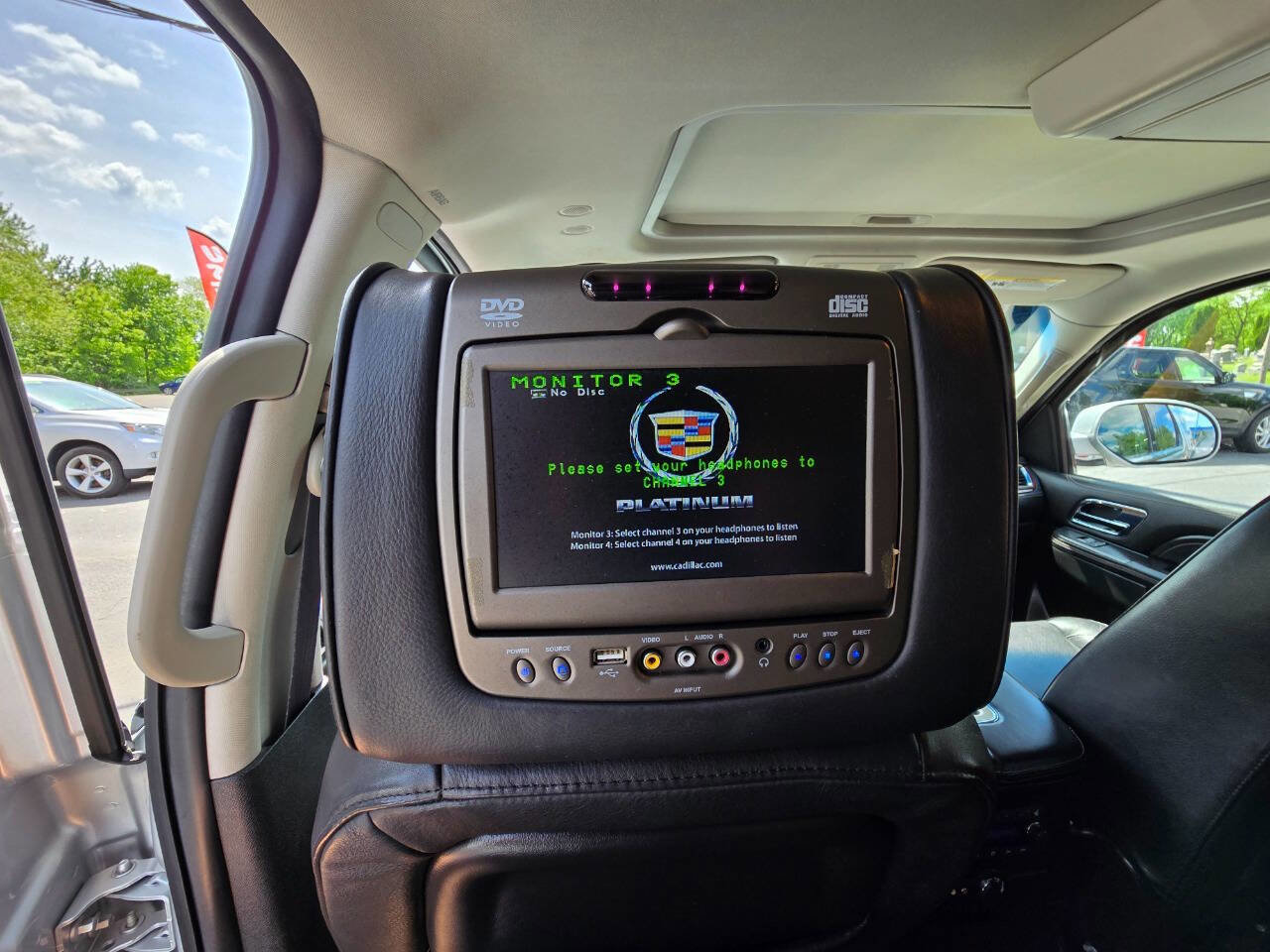 Used 2014 Cadillac Escalade Platinum image 30