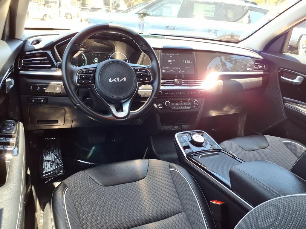 Certified 2022 Kia Niro EX FWD image 13